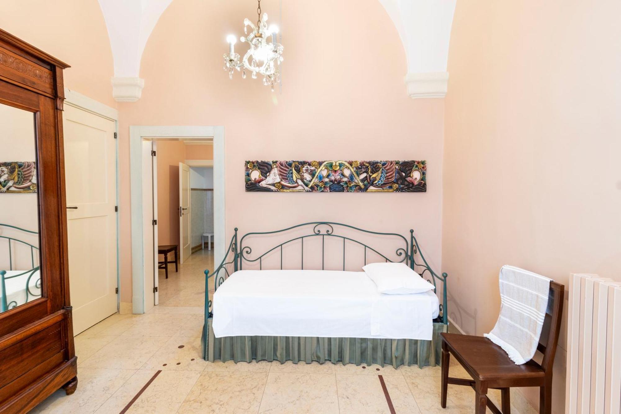 Palazzo Insula Bed & Breakfast Gallipoli Bagian luar foto