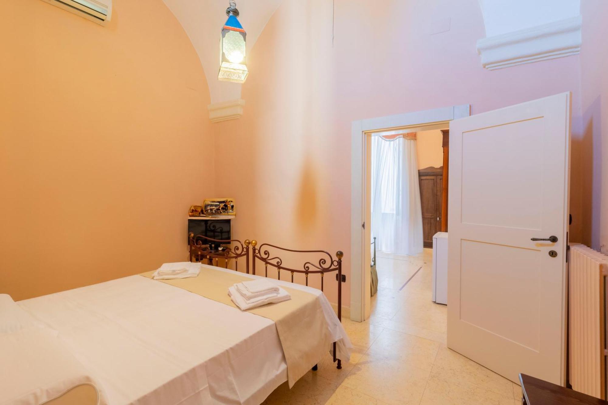 Palazzo Insula Bed & Breakfast Gallipoli Bagian luar foto